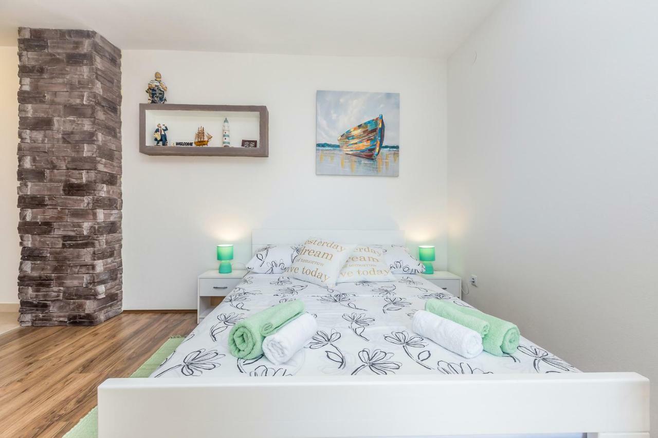 Studio Apartman Magdalena Apartment Omisalj ภายนอก รูปภาพ