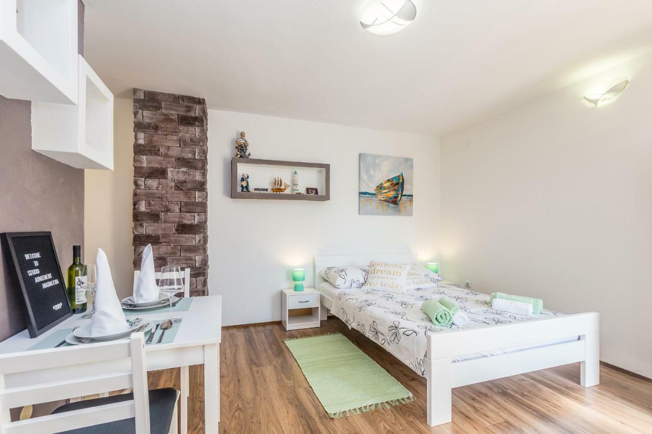 Studio Apartman Magdalena Apartment Omisalj ภายนอก รูปภาพ