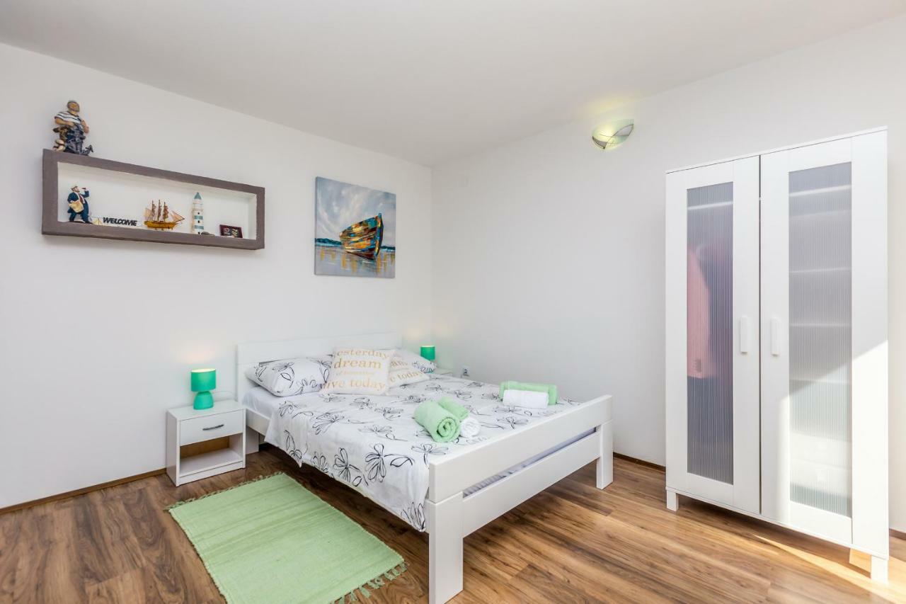 Studio Apartman Magdalena Apartment Omisalj ภายนอก รูปภาพ