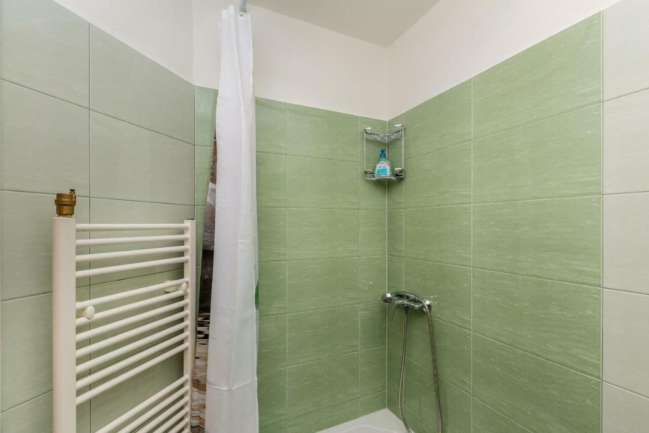 Studio Apartman Magdalena Apartment Omisalj ภายนอก รูปภาพ