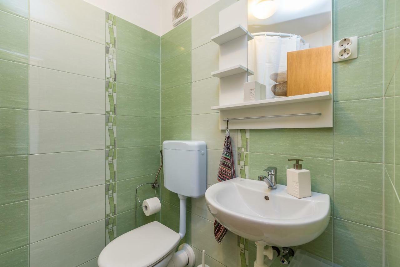 Studio Apartman Magdalena Apartment Omisalj ภายนอก รูปภาพ