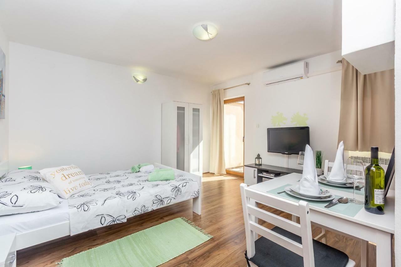 Studio Apartman Magdalena Apartment Omisalj ภายนอก รูปภาพ